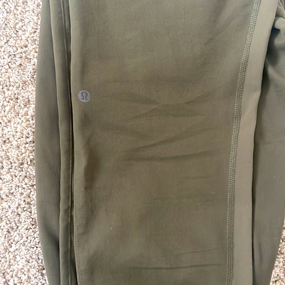 Lululemon On The Move Classic Fit Pants - Picture 3 of 3